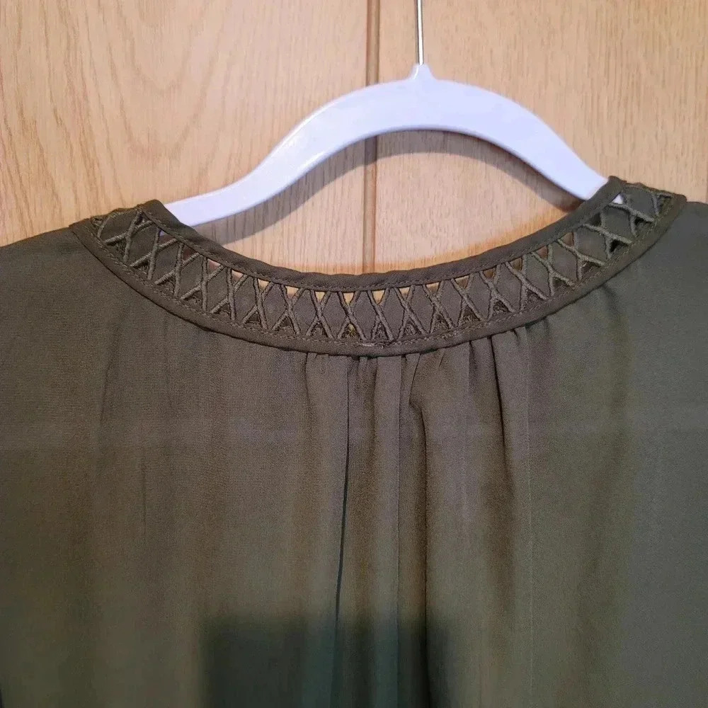 Zenobia Olive green blouse NWT - Picture 5 of 11
